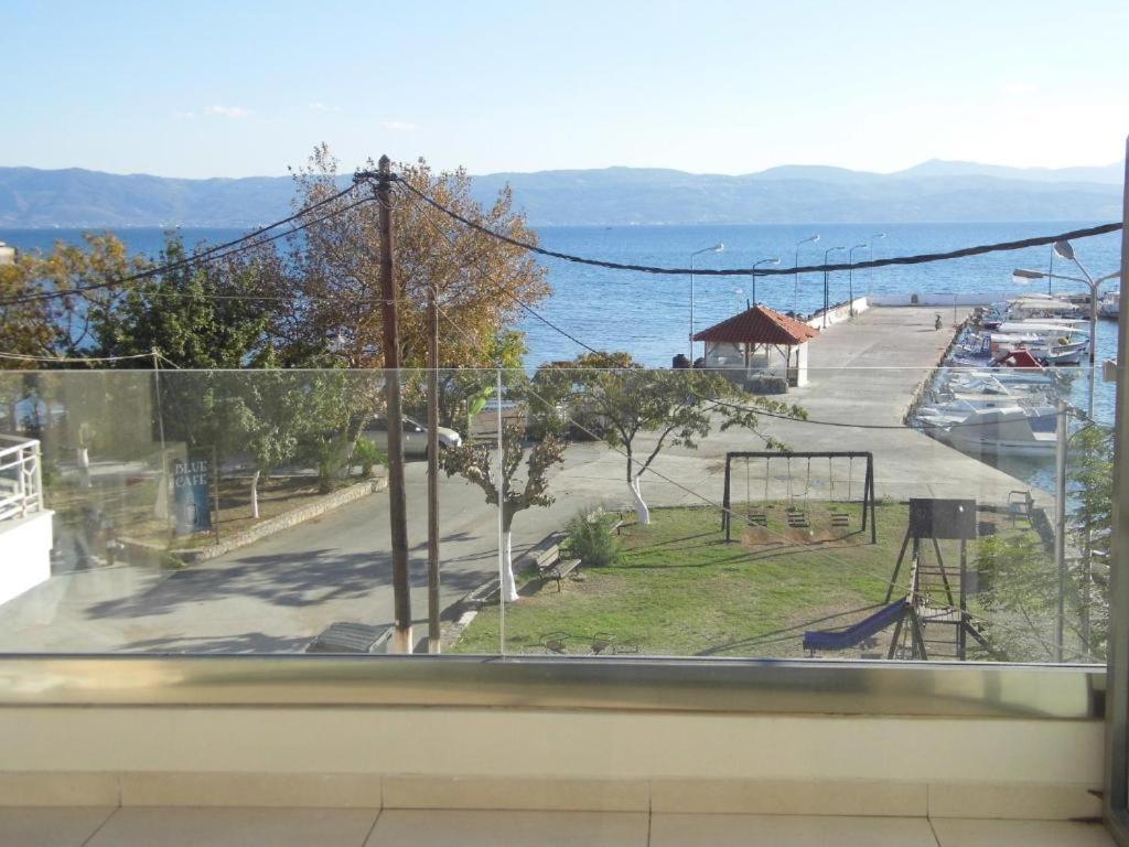 Filippos Apartments Amarynthos Exteriör bild