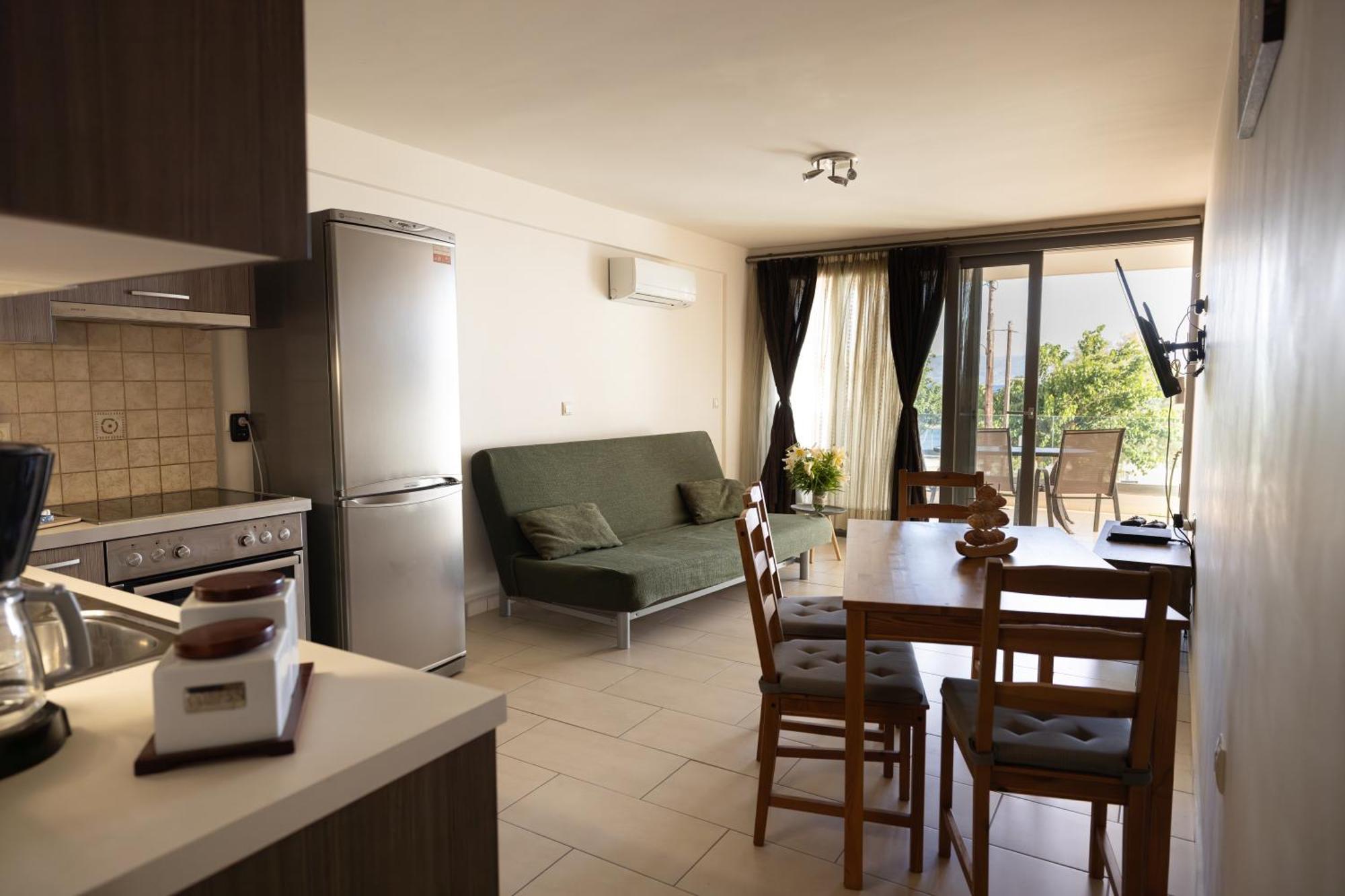 Filippos Apartments Amarynthos Exteriör bild